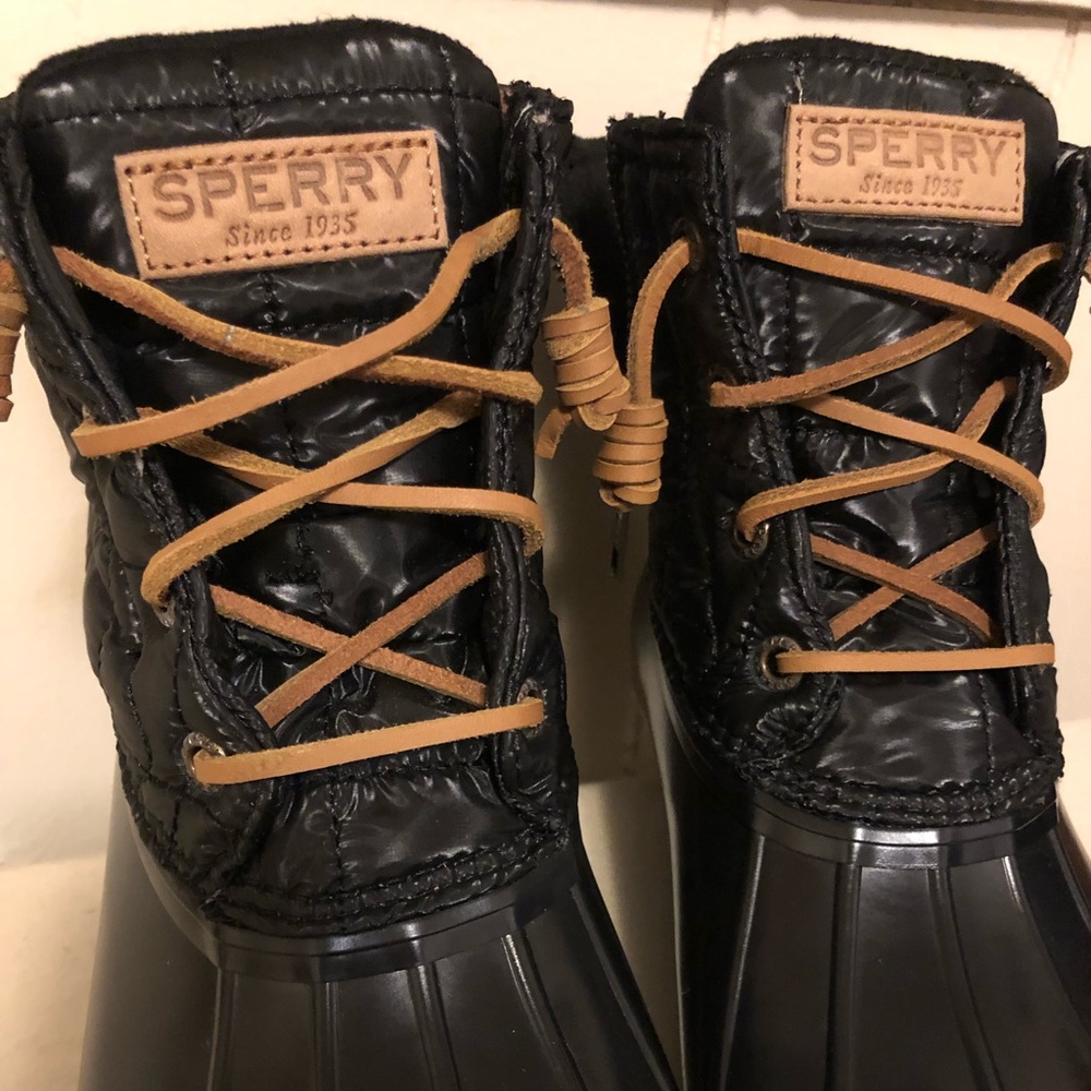Black Sperry duck boots 🌻